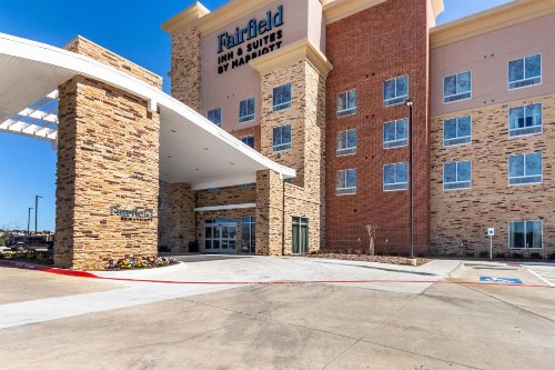 Fairfield Inn & Suites Dallas Arlington South - image 13