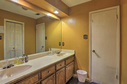 Spacious Home with Deck about 2 Mi to Lake Arlington! - image 7