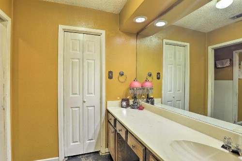 Spacious Home with Deck about 2 Mi to Lake Arlington! - image 9