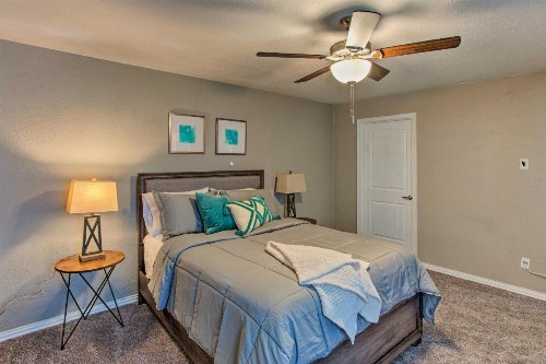 Modern Family Home with Yard Less Than 1Mi to Cowboys Stadium - image 10