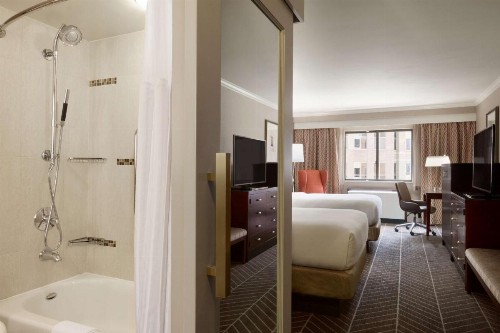 Hilton Arlington - image 18
