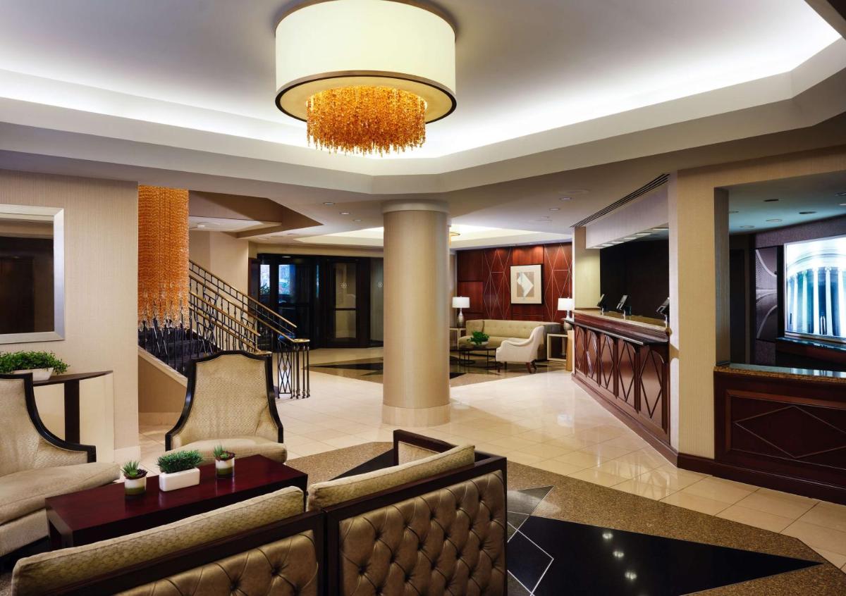 Hilton Arlington - image 5