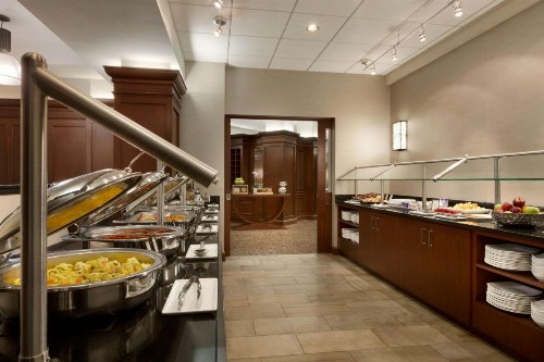 Hilton Arlington - image 9