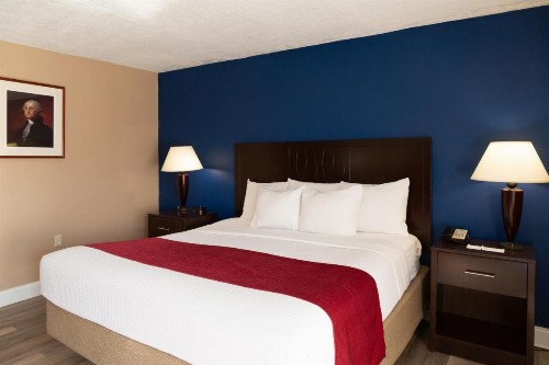 Hotel Pentagon - image 40