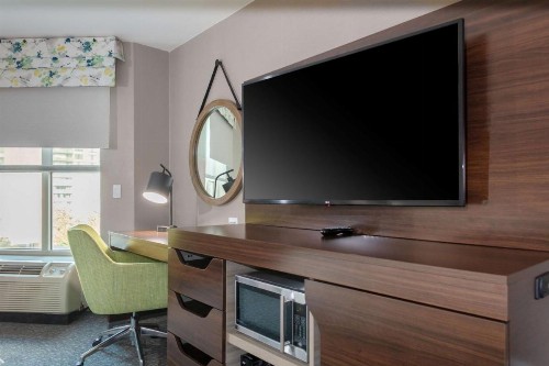 Hampton Inn & Suites Reagan National Airport - Crystal City - image 10