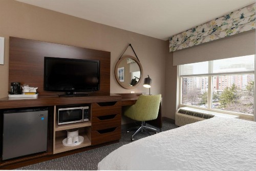 Hampton Inn & Suites Reagan National Airport - Crystal City - image 21