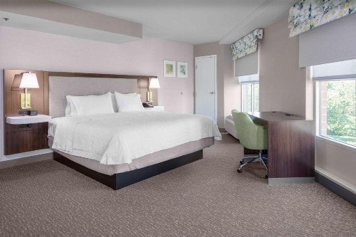 Hampton Inn & Suites Reagan National Airport - Crystal City - image 35