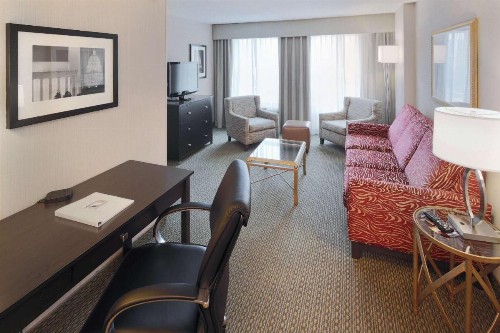 Hampton Inn & Suites Reagan National Airport - Crystal City - image 36