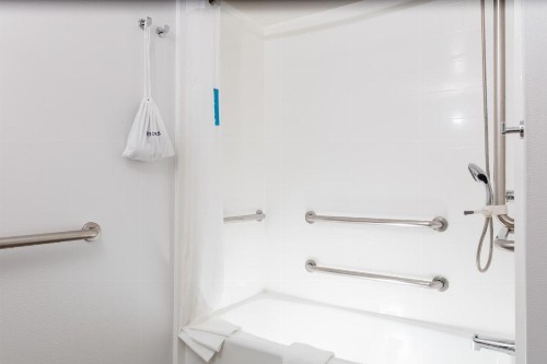 Hampton Inn & Suites Reagan National Airport - Crystal City - image 37