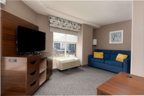 Hampton Inn & Suites Reagan National Airport - Crystal City - image 7