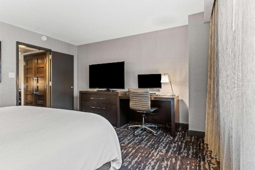 Embassy Suites Crystal City - National Airport - image 37