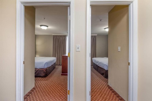 Clarion Collection Hotel Arlington Court Suites - image 21