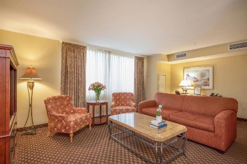 Clarion Collection Hotel Arlington Court Suites - image 32