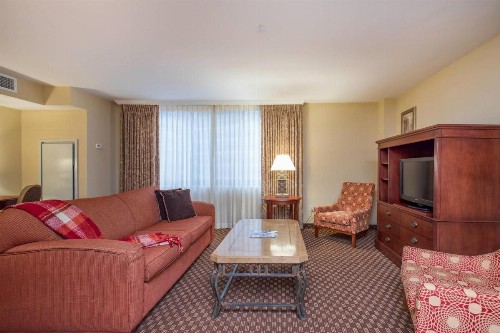 Clarion Collection Hotel Arlington Court Suites - image 43