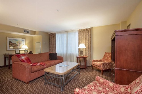 Clarion Collection Hotel Arlington Court Suites - image 44