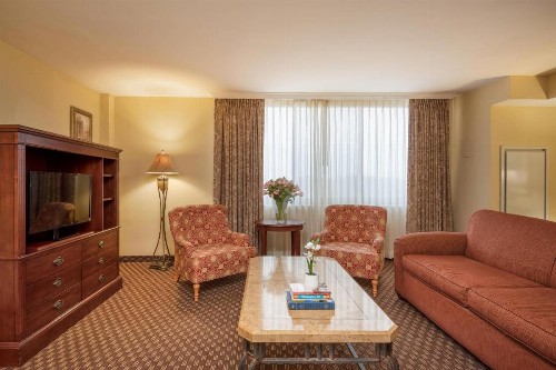 Clarion Collection Hotel Arlington Court Suites - image 48
