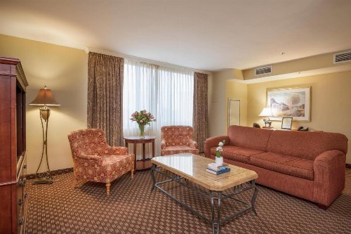 Clarion Collection Hotel Arlington Court Suites - image 49