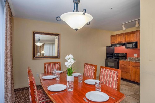 Clarion Collection Hotel Arlington Court Suites - image 9