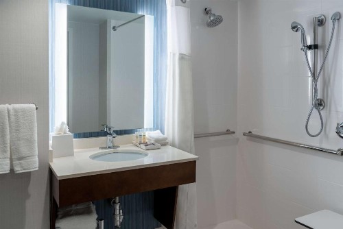 Hilton Garden Inn Arlington/Courthouse Plaza - image 19