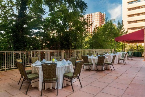 Hilton Garden Inn Arlington/Courthouse Plaza - image 34