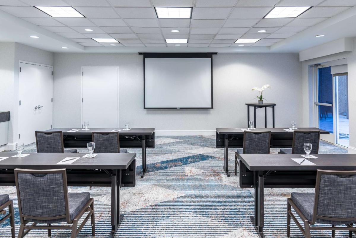 Hilton Garden Inn Arlington/Courthouse Plaza - image 5