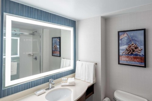 Hilton Garden Inn Arlington/Courthouse Plaza - image 6