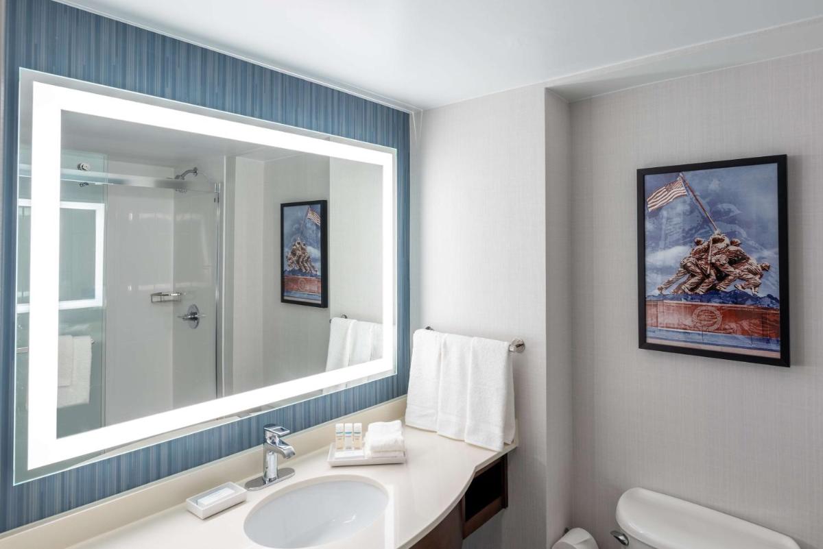 Hilton Garden Inn Arlington/Courthouse Plaza - image 6