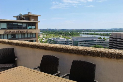 DoubleTree by Hilton Washington DC – Crystal City - image 13