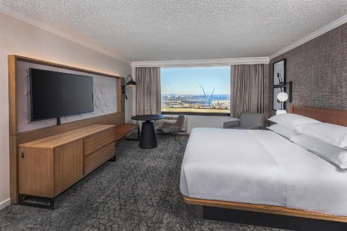 Sheraton Pentagon City - image 3
