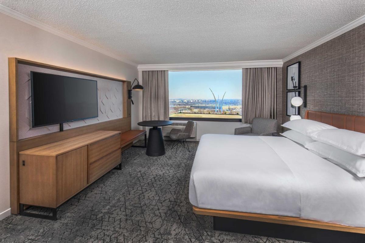 Sheraton Pentagon City - image 3
