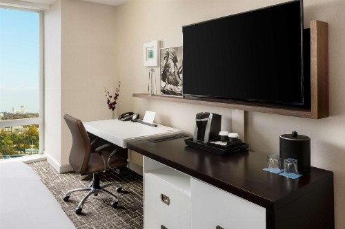 Hyatt Centric Arlington - image 5