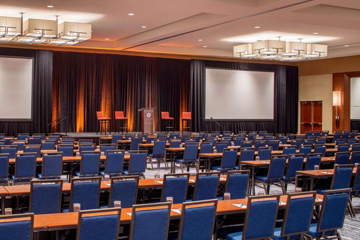 Hyatt Regency Crystal City at Reagan National Airport - image 2