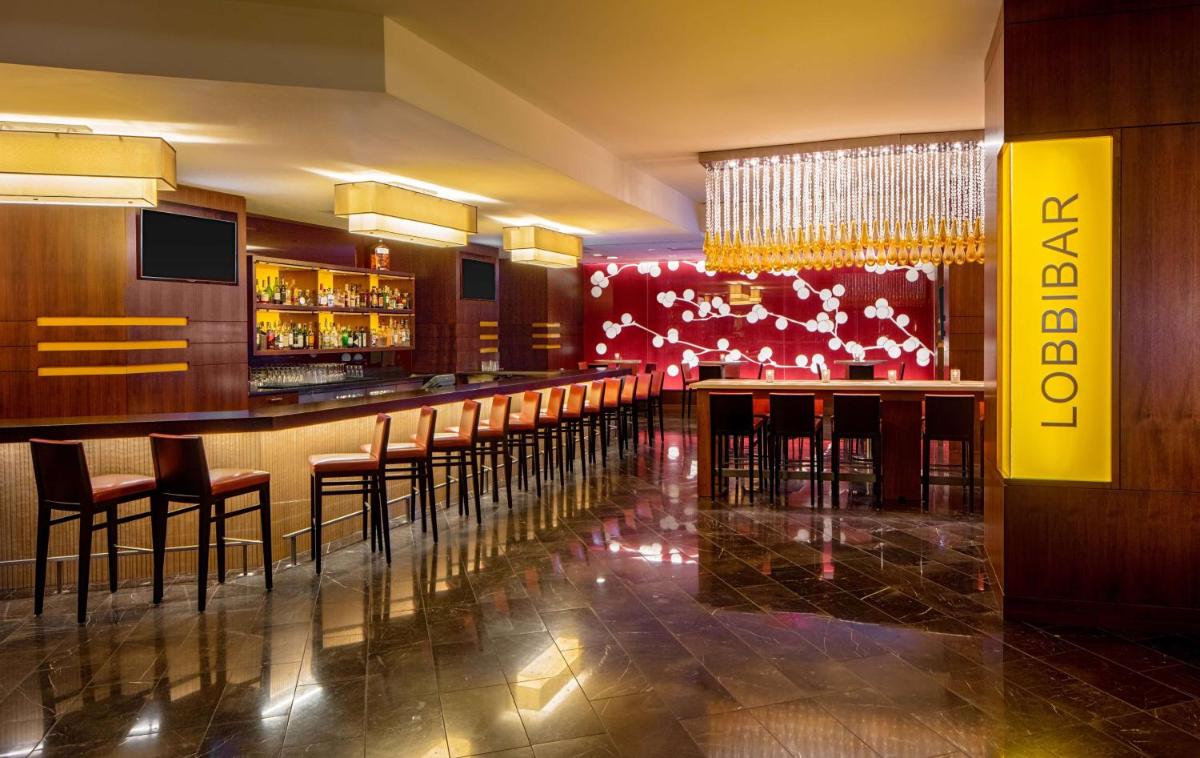 Hyatt Regency Crystal City at Reagan National Airport - image 3