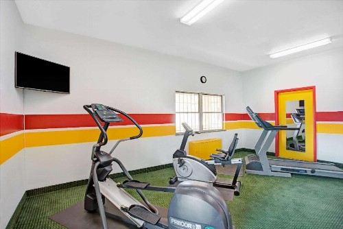 Days Inn by Wyndham Arlington/Washington DC - image 8