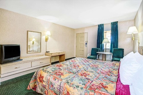 Days Inn by Wyndham Arlington/Washington DC - image 4