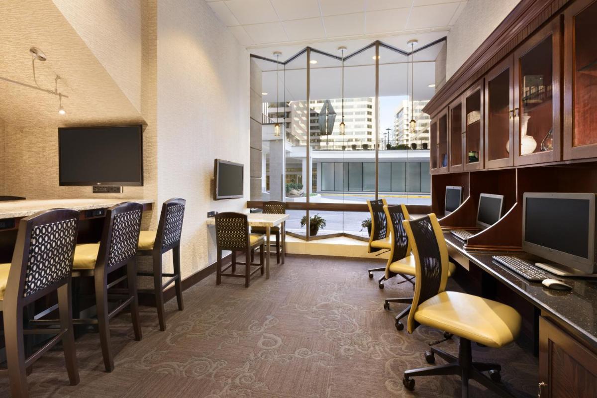 Crowne Plaza Crystal City-Washington D.C. an IHG Hotel - image 2