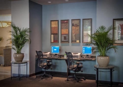 Holiday Inn Arlington at Ballston an IHG Hotel - image 15