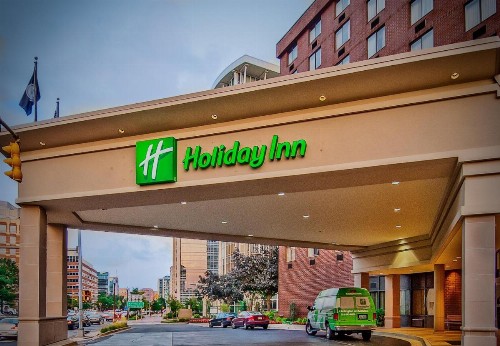 Holiday Inn Arlington at Ballston an IHG Hotel - image 30