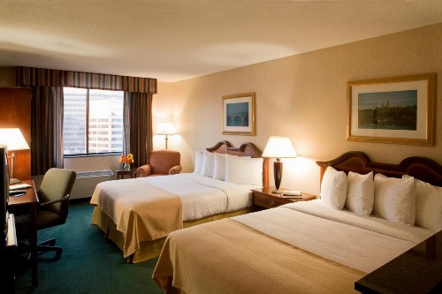 Holiday Inn Arlington at Ballston an IHG Hotel - image 42