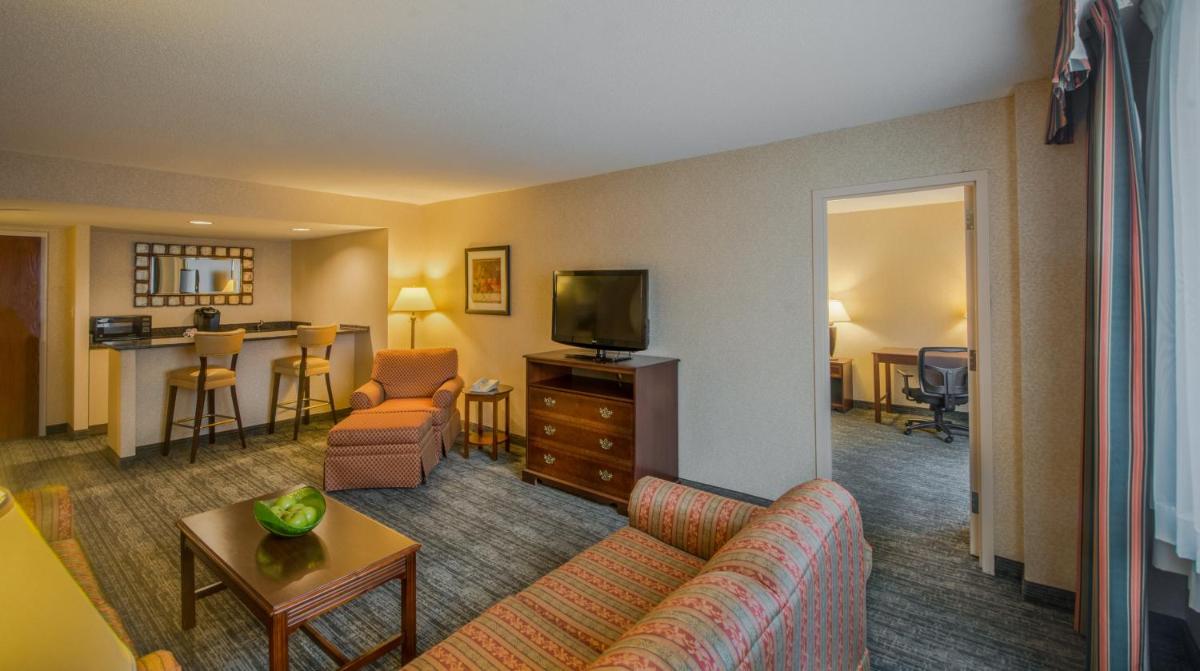 Holiday Inn Arlington at Ballston an IHG Hotel - image 6
