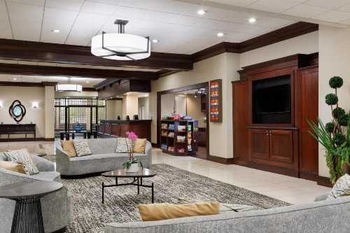 Holiday Inn National Airport/Crystal City an IHG Hotel - image 1