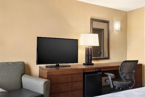 Holiday Inn National Airport/Crystal City an IHG Hotel - image 24