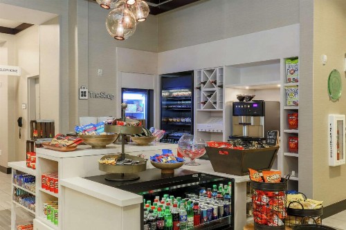 Hilton Garden Inn Shirlington - image 12