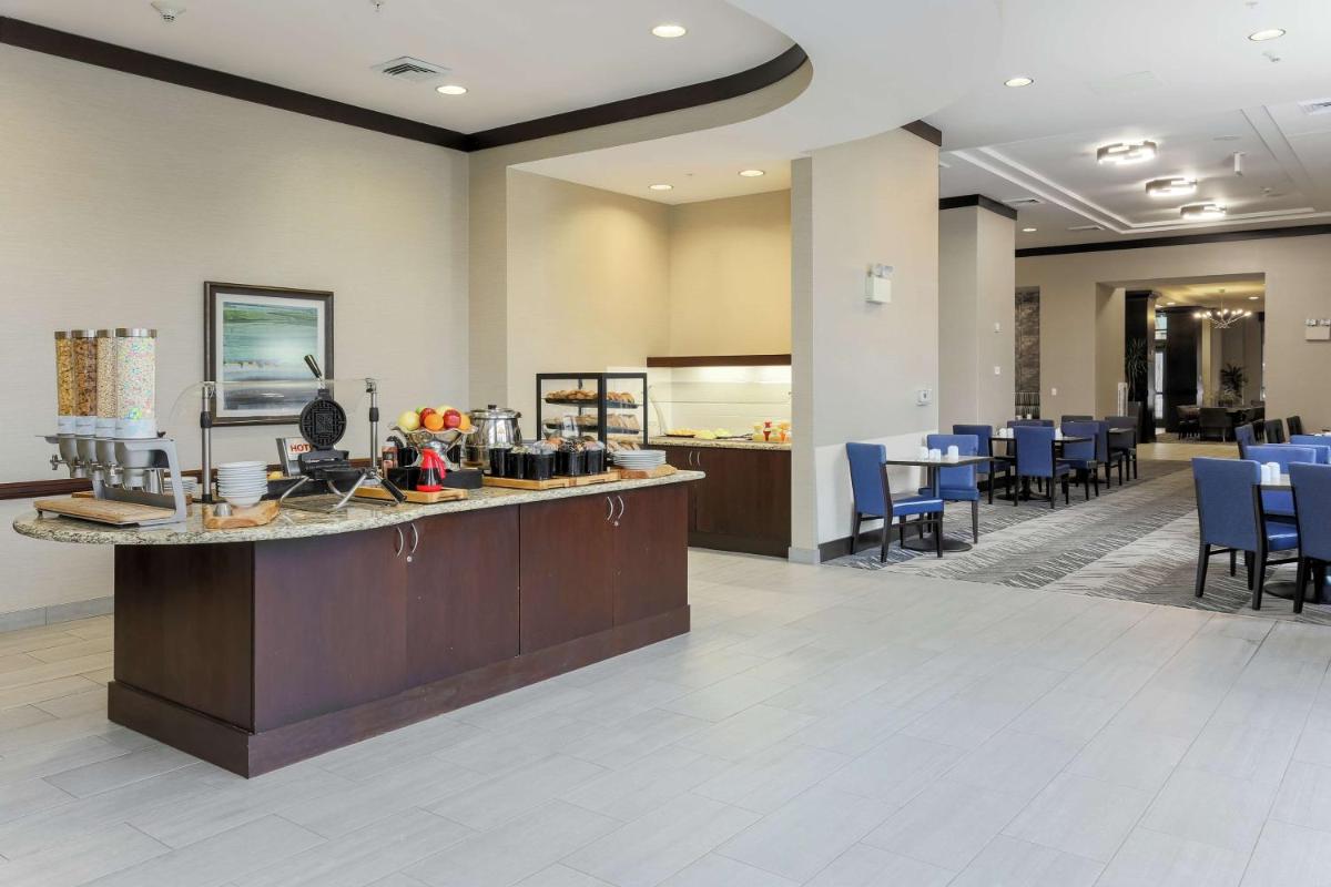 Hilton Garden Inn Shirlington - image 3