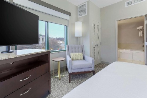 Hilton Garden Inn Shirlington - image 9