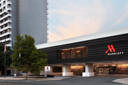 Crystal Gateway Marriott - image 1