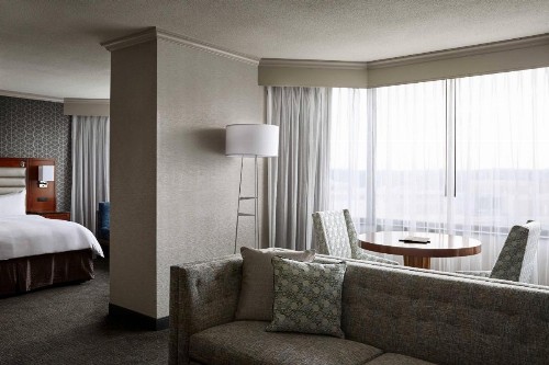 Crystal Gateway Marriott - image 11