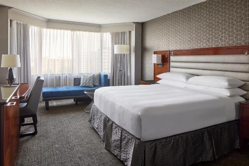 Crystal Gateway Marriott - image 2