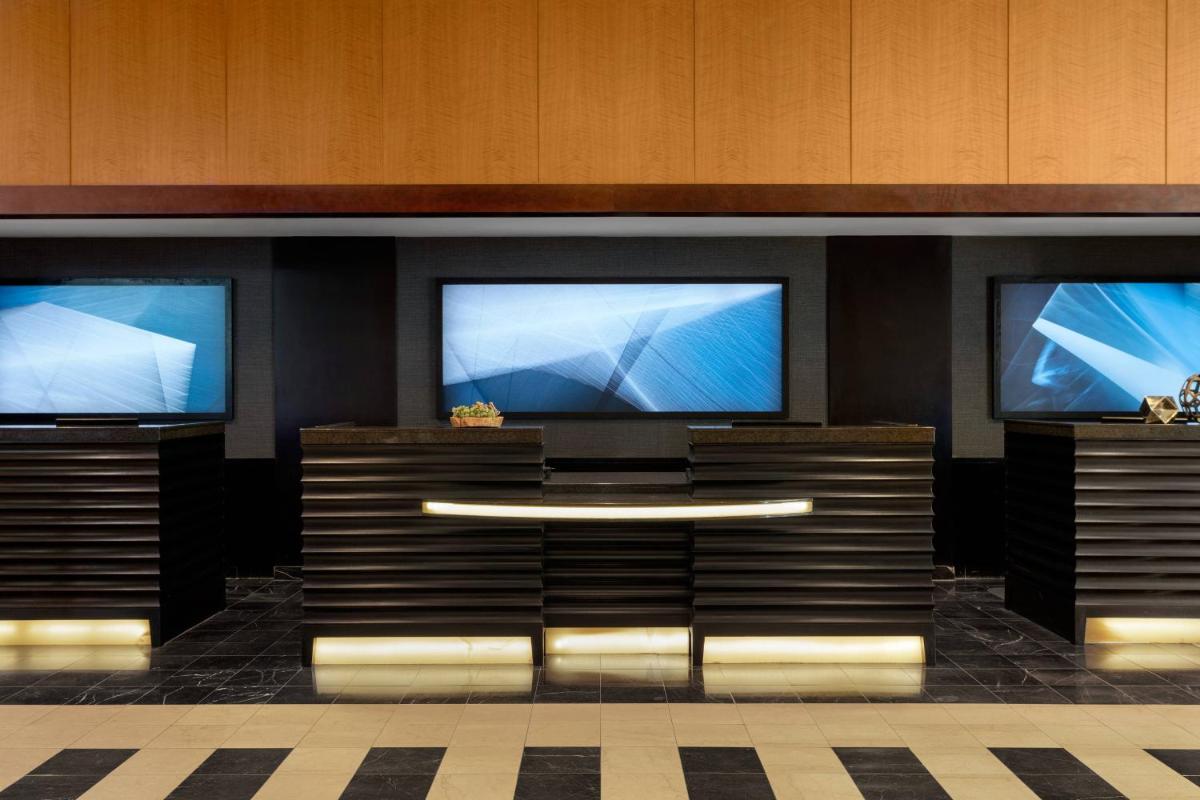 Crystal Gateway Marriott - image 5