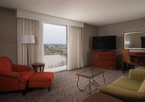 Key Bridge Marriott - image 10